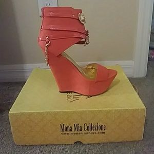 Open toe heel sandal
